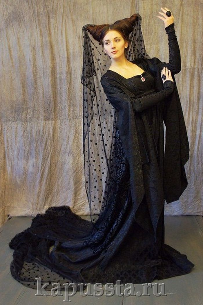 Платье черное с вуалью
