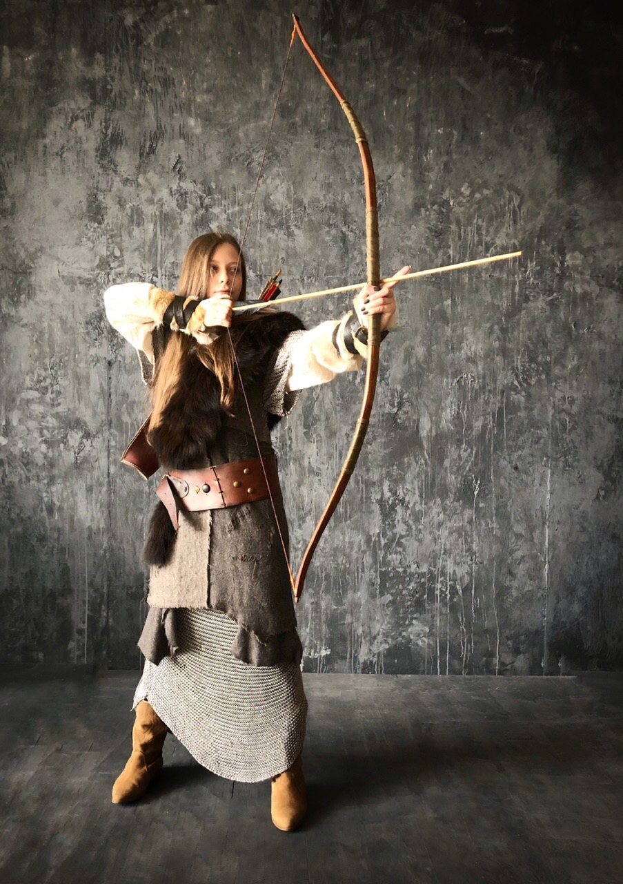 Воительница с луком и стрелами